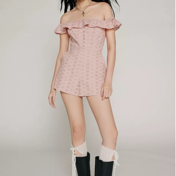 Urban Outfitters Kimchi Blue Jeena Eyelet Off-The-Shoulder Romper sz S - Picture 2 of 16